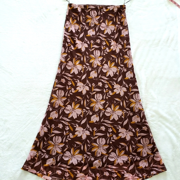 WAYF Floral-Patterned Chiffon Maxi Skirt--NWT--S - Picture 7 of 14